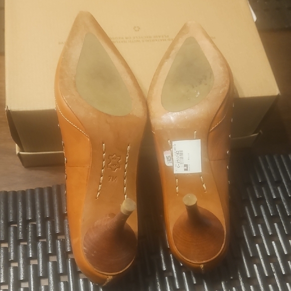 Michael Kors Women's Tan Studded Pumps - Picture 5 of 5